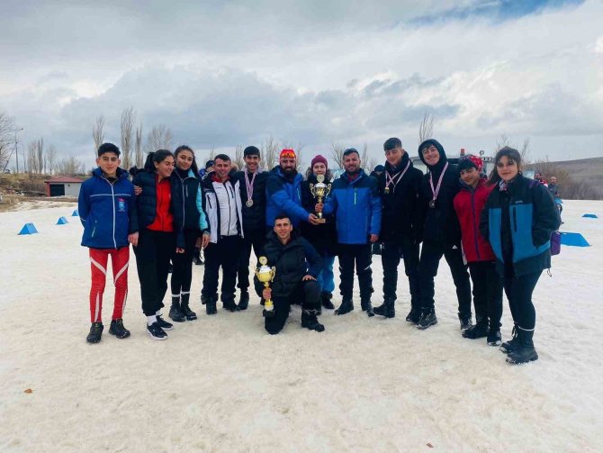 Bitlisli Kayakçılar Erzurum’daki Yarışlardan Başarı İle Döndüler