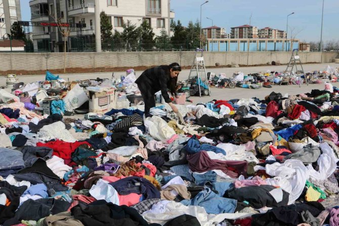 Gözü Yaşlı Baba 2 Çocuğunu Kaybetti, Geriye Enkazdan Çıkarılan Eşyalardaki Kokusu Kaldı