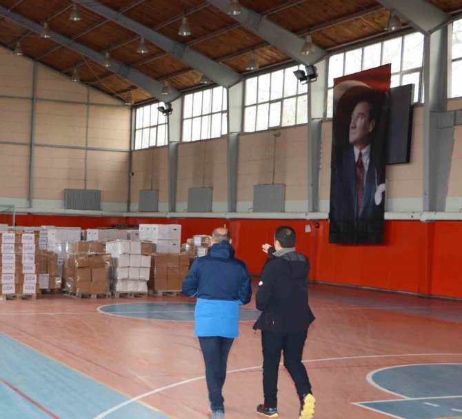 Emirdağ’da Afetzedeler İçin Başlatılan Yardım Kampanyası Sürüyor