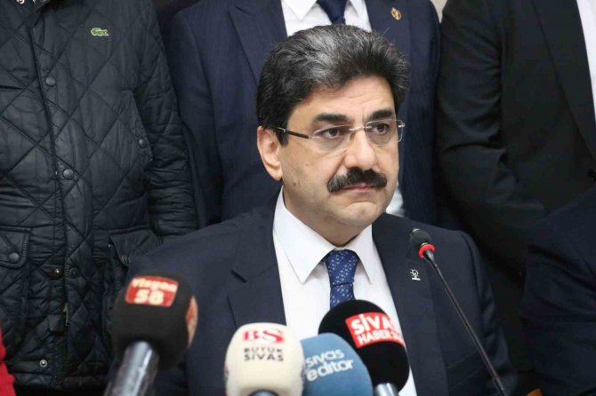 Ak Parti Sivas İ̇l Başkanı Aksu, Milletvekilliği Aday Adaylığı İçin Görevinden İstifa Etti