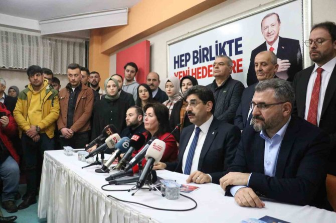 Ak Parti Sivas İ̇l Başkanı Aksu, Milletvekilliği Aday Adaylığı İçin Görevinden İstifa Etti