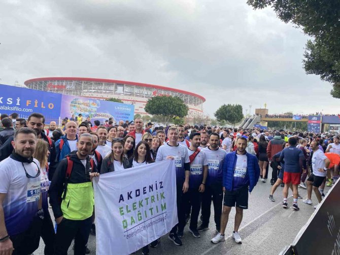 Depremzede Öğrencilerin Eğitimleri Yarıda Kalmasın Diye Koştular