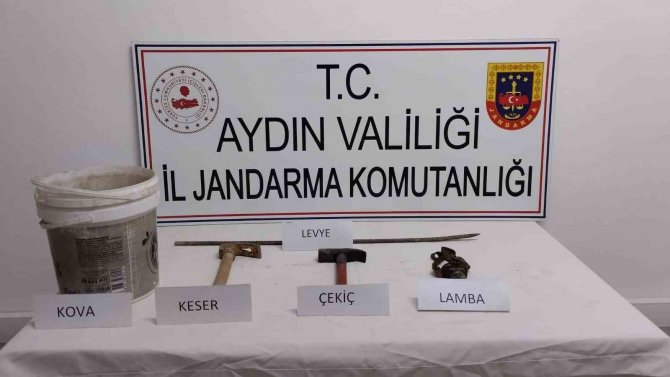 Nysa’da Kaçak Kazı Yaparken Suçüstü Yakalandılar