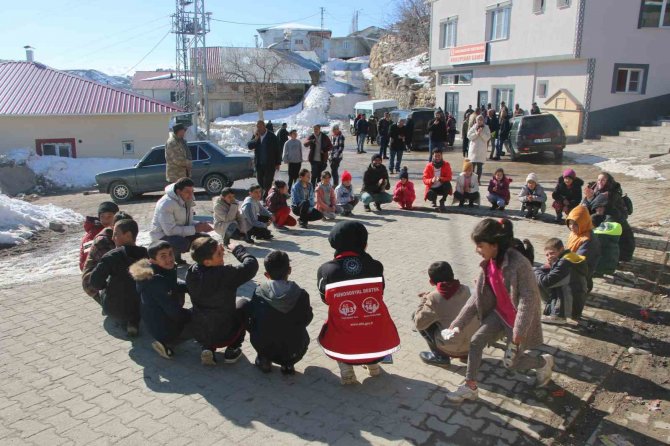 Çağlayancerit’te Vatandaşlara Psikososyal Destek Hizmeti