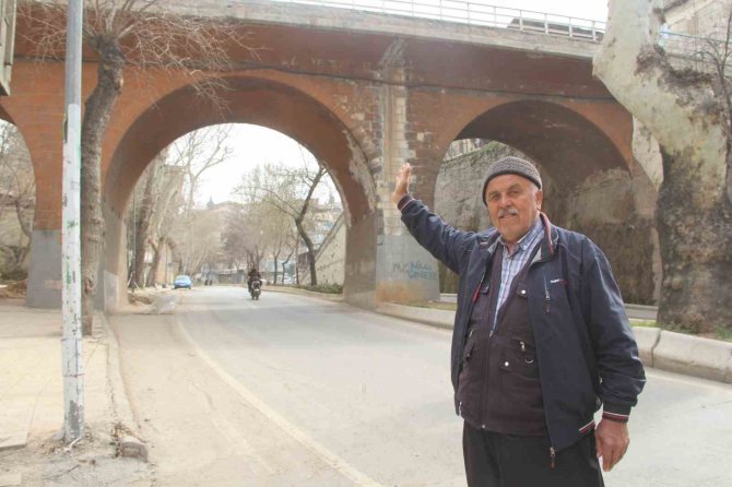Kahramanmaraşlı Şehitlerin Anısına Yapılmıştı, "Kanlıdere Köprüsü" Depremde Ayakta Kaldı