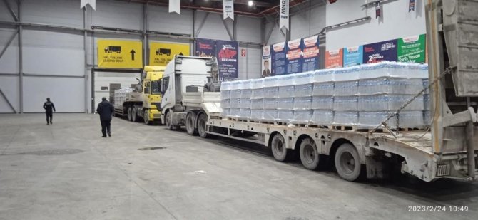 Büyükşehir’in Deprem Bölgesine Yardımları Sürüyor