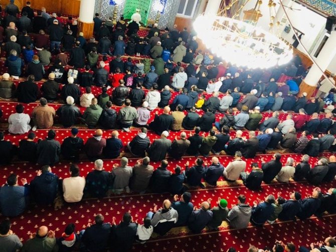 Aydın’da Berat Kandili’nde Camiler Doldu Taştı