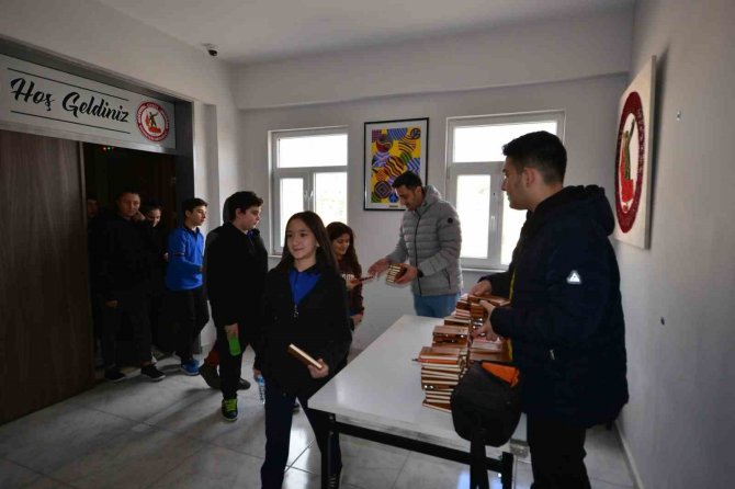 Başkan Akçadurak, Mehmetçik Ortaokulu’nda ’Kariyer Günleri’nin Konuğu Oldu