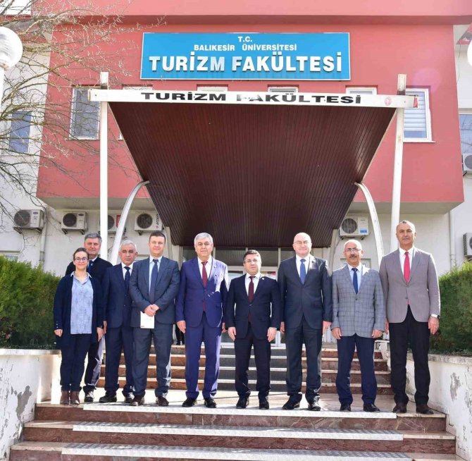 Baün’de Rektör Oğurlu’nun Fakültelere Ziyareti Devam Ediyor