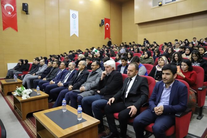 Bayburt Anadolu Mektebi Öğrencileri Yazar Mustafa Kutlu’yu Anlattı