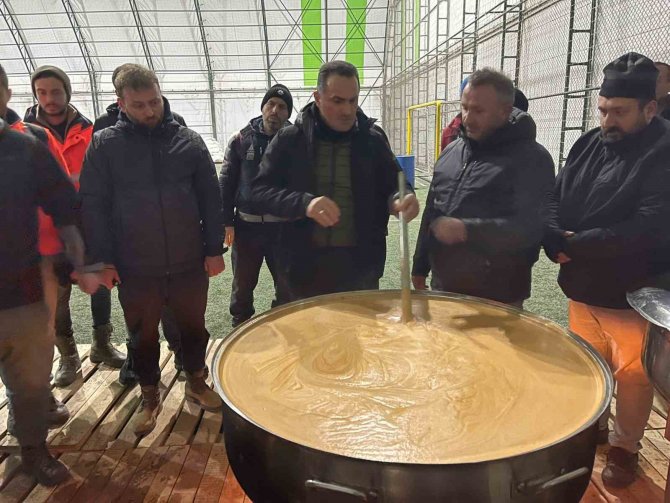 Beyoğlu Belediyesi’nden Her Gün 15 Bin Depremzedeye Sıcak Yemek