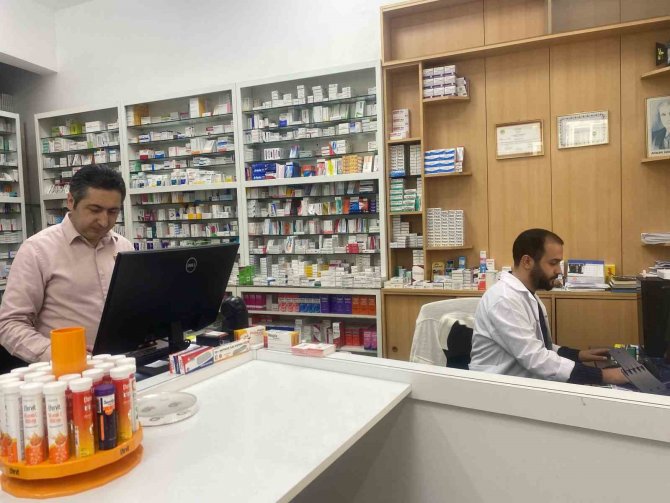 Heimlich Manevrasıyla Küçük Çocuğu Kurtaran Eczacı: "Tüm Vatandaşların Öğrenmesi Lazım"