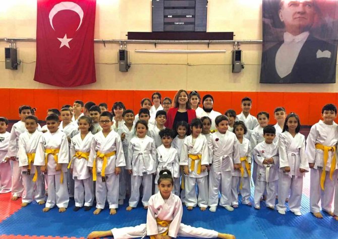 Karate ‘Kuşak Terfi’ Sınavı Bitlis’te Yapıldı