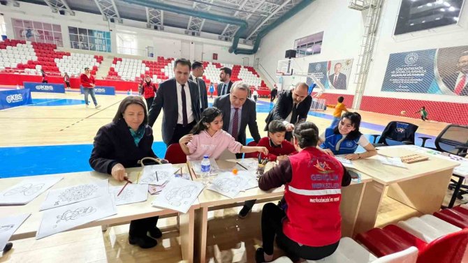 Kaymakam Öztürk, Afetzede Ailelerle Bir Araya Geldi