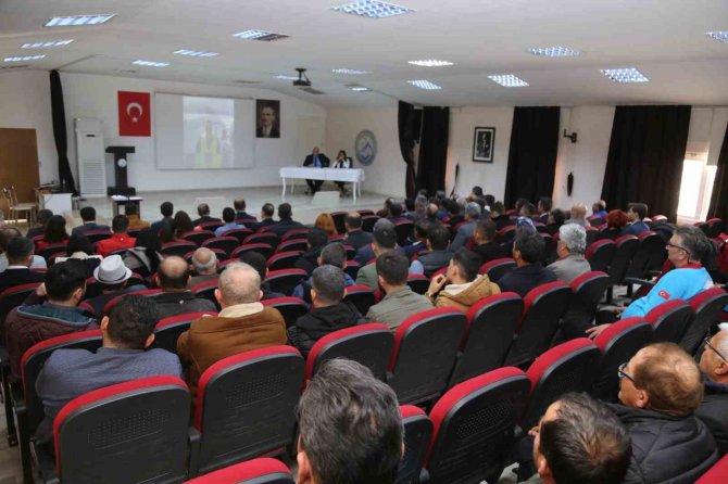 Çamelili Deprem Gönüllerine Teşekkür Belgesi Verildi