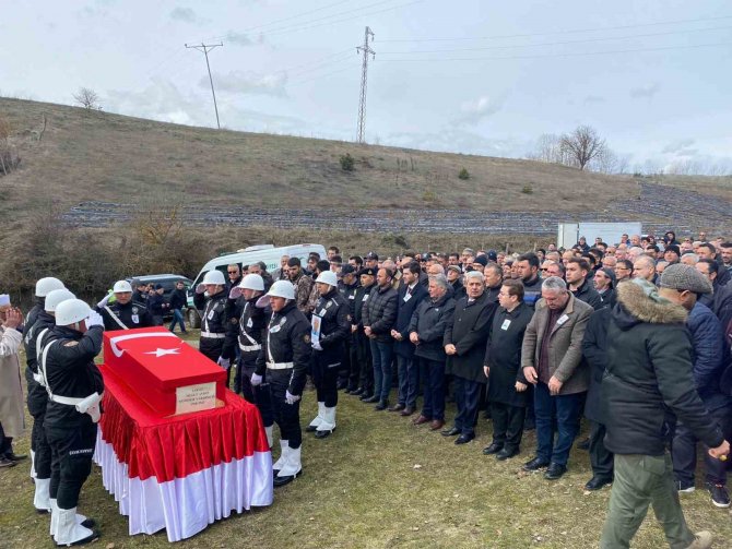 Kalbine Yenik Düşen Komiser Yardımcısı Son Yolculuğuna Uğurlandı