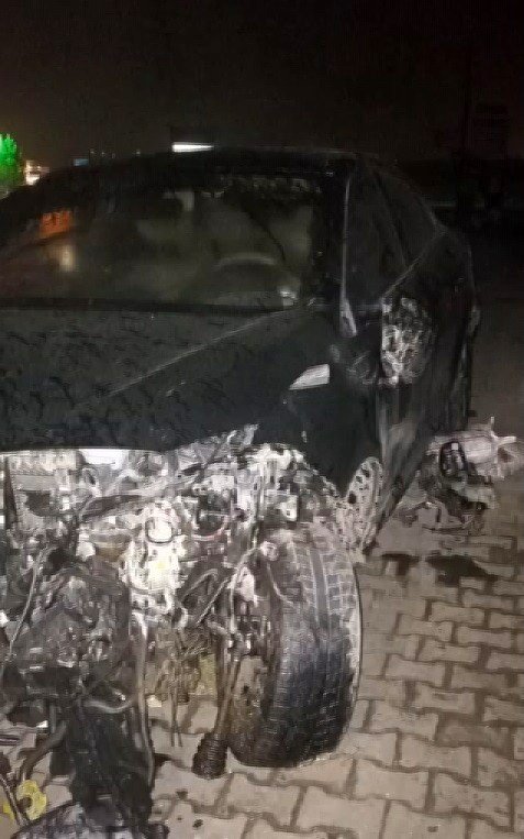 Köpeğe Çarpmamak İçin Manevra Yapan Otomobil Şarampole Yuvarlandı: 2 Yaralı