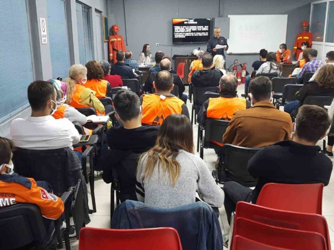 Gemlik Belediyesi Afet Bilincini Mahallelere Yayıyor