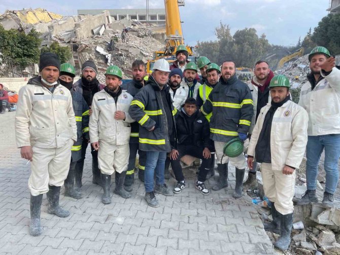 31 Yakınını Depremde Kaybeden Futbolcu: "Madencileri Gördüğümde İçime Umut Doğuyordu"