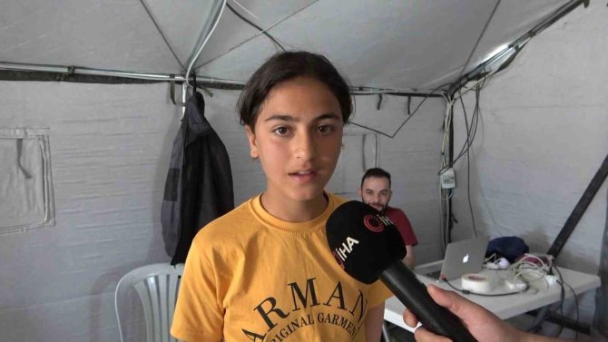 Tiyatro Oyunları, Çadır Kentteki Çocukların Yüzünde Tebessüm Oluşturdu