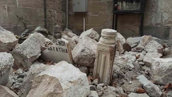 Mimar Sinan’a İlham Veren 700 Yıllık Tarihi Cami Enkaza Döndü
