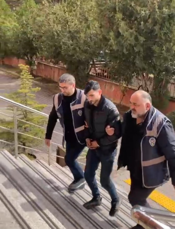 9 Ayrı Suçtan Yakalaması Ve 25 Yıl Hapis Cezası Olan Şahıs Yakalandı