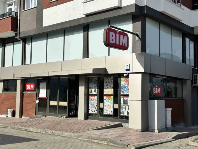 Bi̇m’in Aynı İlçedeki İki Mağazasına Mühür