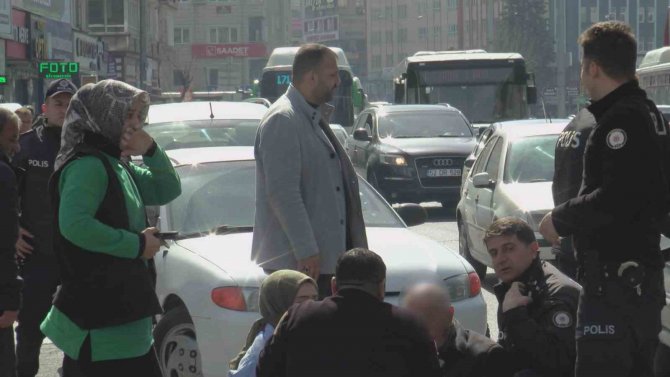 Çarptığı Yayanın Başında Hüngür Hüngür Ağladı