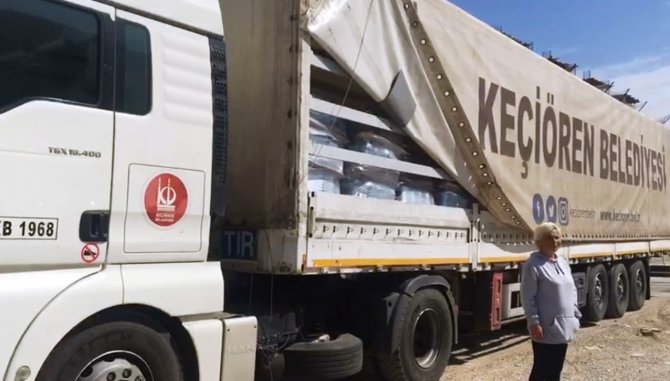 Keçiören Belediyesi Tırlar Dolusu Su Gönderiyor