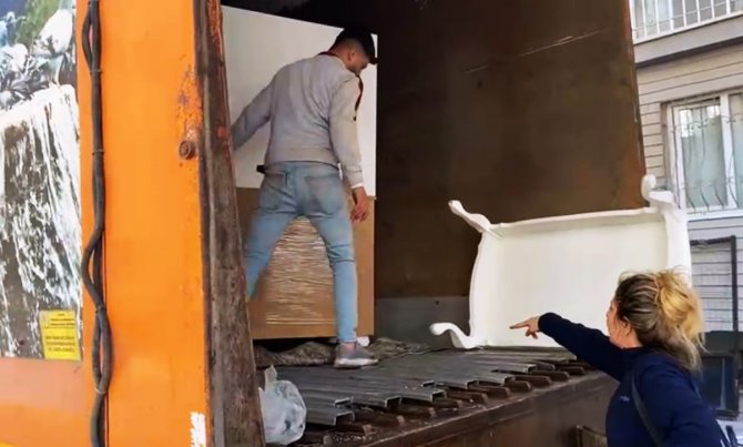 Keçiören Belediyesi Tırlar Dolusu Su Gönderiyor