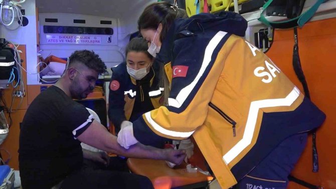 Sigara Yakarken Devrilen Benzin Bidonu Alev Aldı: Ağabey İle Kardeşi Ölümden Döndü
