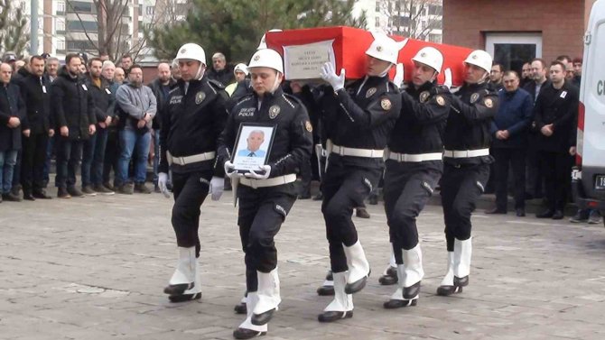 Kalbine Yenik Düşen Komiser Yardımcısı Memleketine Uğurlandı