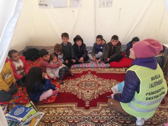 Muğla’dan Deprem Bölgesine Öğretmenler Psikososyal Destek İçin Gitti