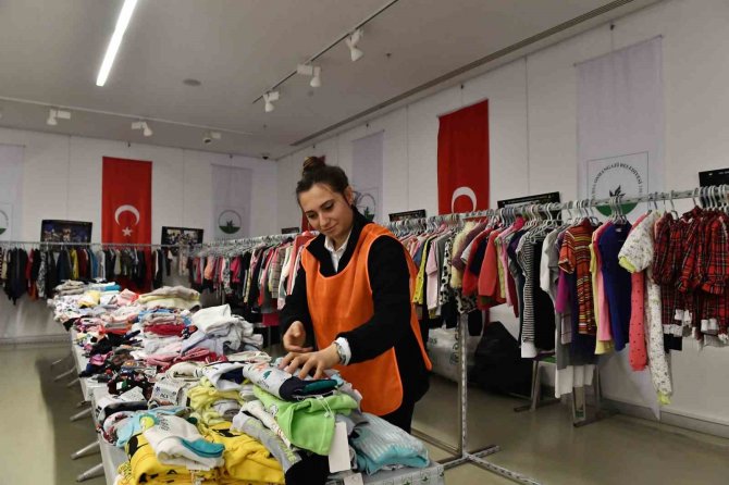 Osmangazi’den 3 Bin 488 Depremzedeye Kıyafet Desteği