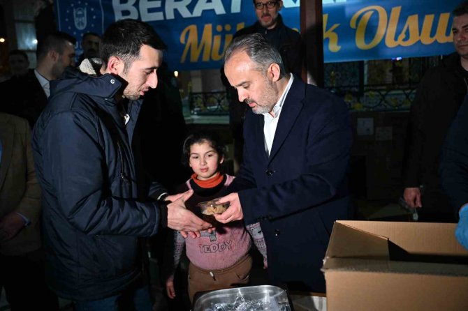 Bursalılar Kandilde Camileri Doldurdu