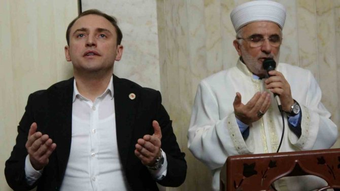 Berat Gecesi Siirt’e İbadetlerle İhya Edildi