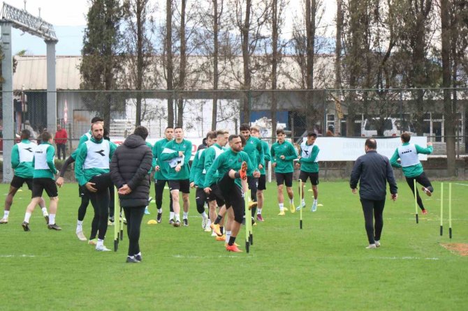 6 Maçtır Mağlubiyeti Olmayan Sakaryaspor, Samsunspor Mesaisinde