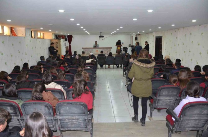 Beytüşşebap’ta Kurum Amirleri Meslek Tanıtım Seminerine Katıldı