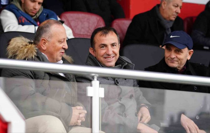 Volkan Demirel, Pendikspor-tuzlaspor Mücadelesini Tribünden Takip Etti