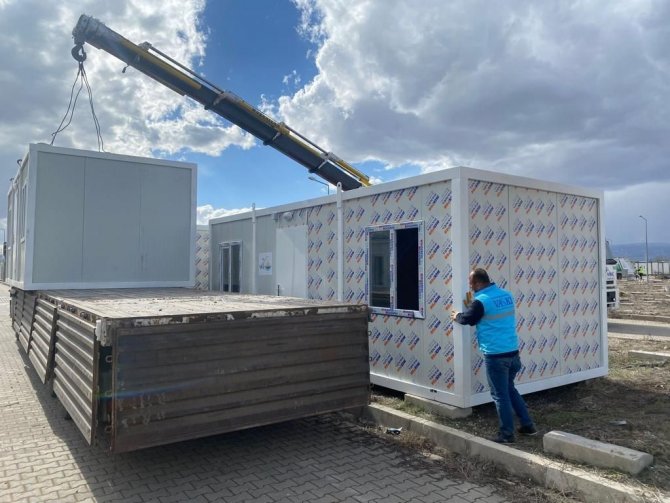 Vaski̇ Ekipleri Konteyner Kentte Çalışmalarını Sürdürüyor