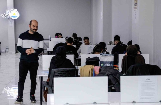 Van Büyükşehir Belediyesinden 11 Ayrı Noktada Etüt Merkezi Hizmeti