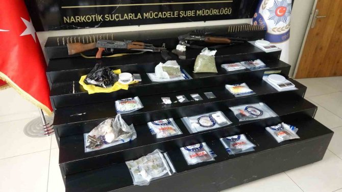Van’da ‘Kökünü Kurutma’ Operasyonu: Yarım Tondan Fazla Uyuşturucu Ele Geçirildi