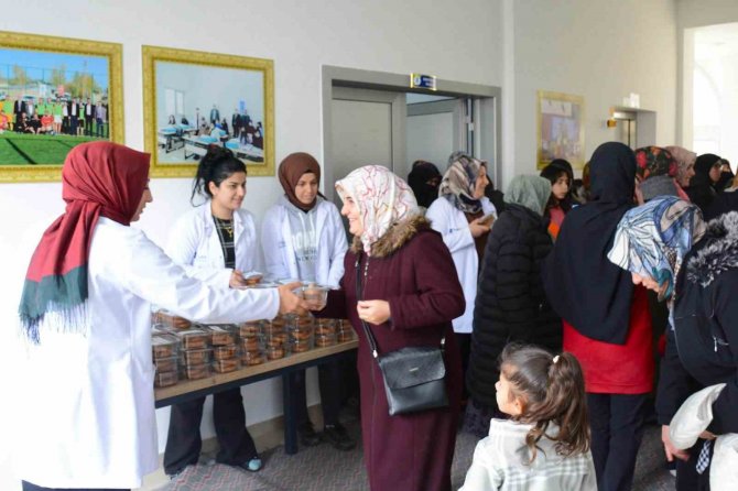 Tuşba Belediyesinden Depremzedeler İçin Hatim Ve Dua Programı