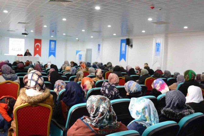 Tuşba Belediyesinden Depremzedeler İçin Hatim Ve Dua Programı