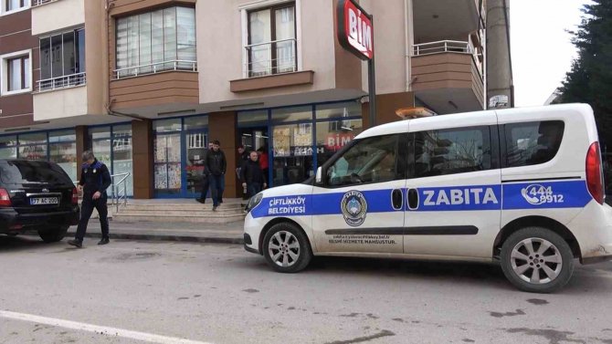 Yalova’da Projeye Aykırı Duvar Yıkılan Binadaki Bi̇m Market Mühürlendi