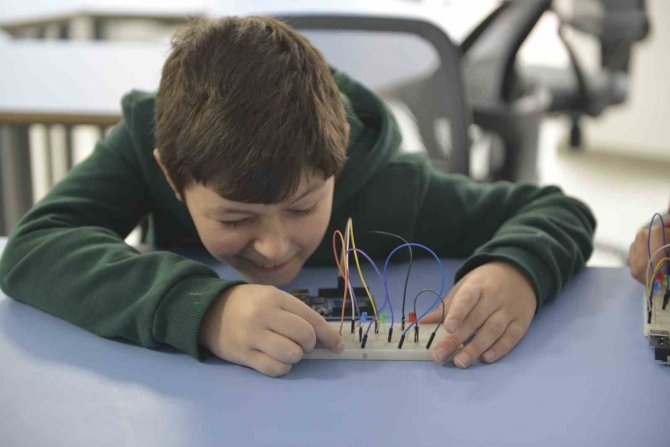 Molla Yegan Çocuk Üniversitesi’nde Ders Zili Çaldı