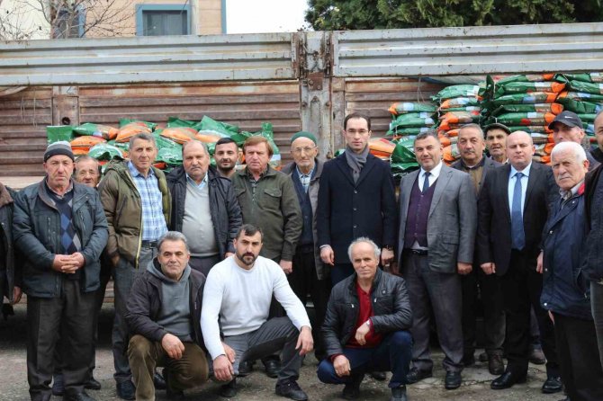 Çiftçilere Yem Bitkisi Tohumu Dağıtıldı