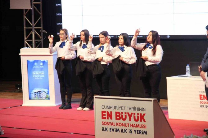 İ̇zmir’de Toki̇ Heyecanı, Kura Çekimi Başladı