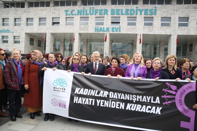 Nilüfer’de 8 Mart Dünya Kadınlar Günü’nde Deprem Bölgesine Hijyen Tırı