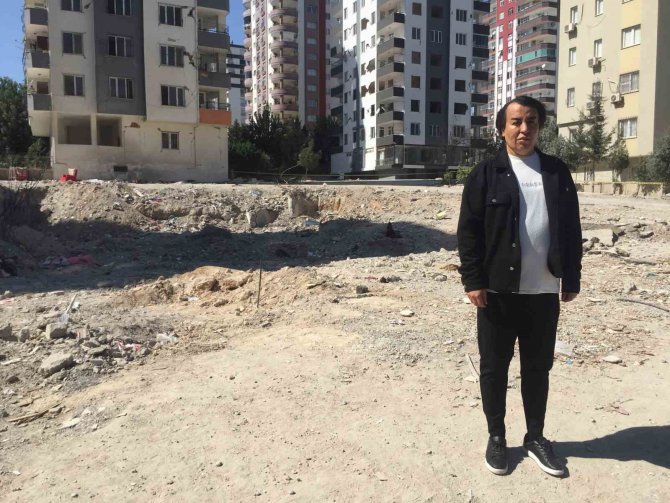 Nöbet Değiştirdi Hayatta Kaldı, Ailesi Yok Oldu